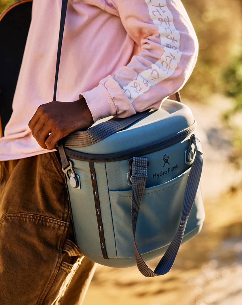 Carryout™ Soft Cooler 10 L specifications tab image two